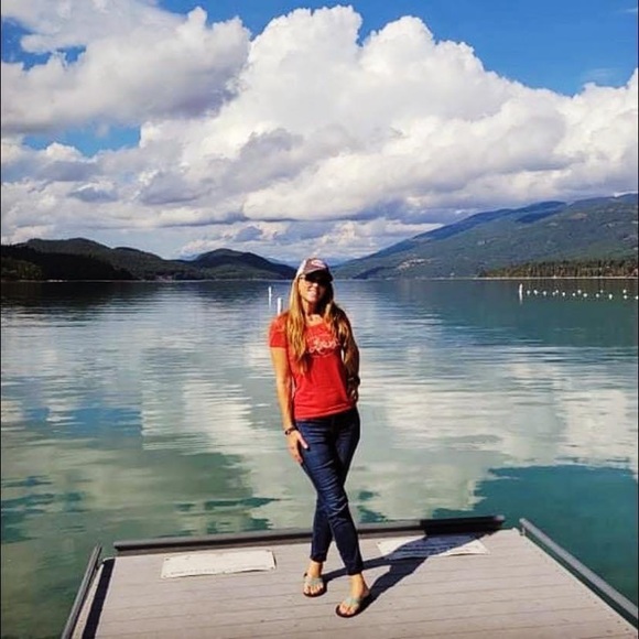 Meet your Posher, Melissa - Picture 3 of 4